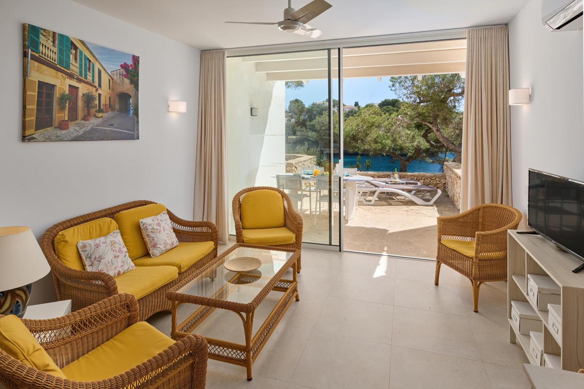 Waterfront Apartment 'Maria'. Pool. Wifi Santanyí Eksteriør billede